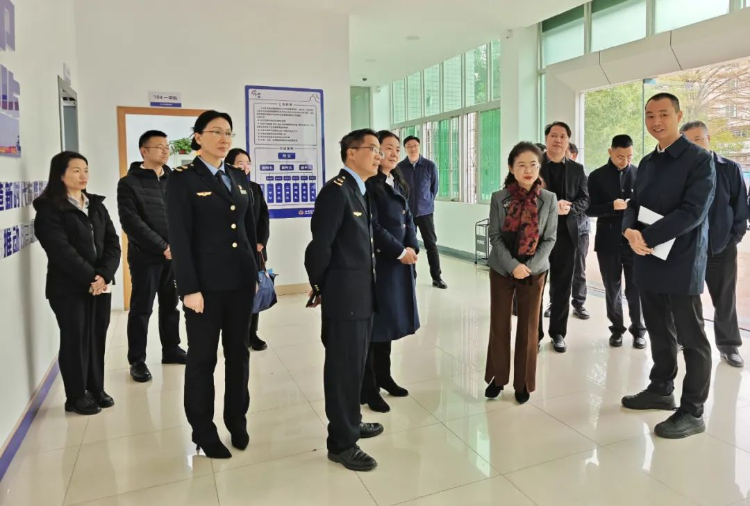 J9九游会副局长王玲率队到佛山基层市场监管所调研